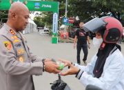 Sambil Bagikan Takjil, Kapolres Serang Imbau Masyarakat Jaga Kamtibmas Dan Patuhi Peraturan Lalulintas