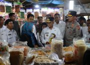Kapolda Banten Bersama Gubernur Pantau Sembako di Pasar Rau dan Cek Stok Beras Bulog