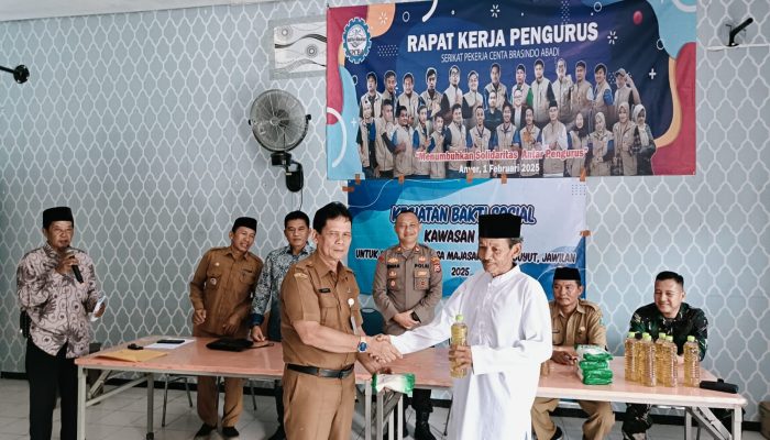 Berbagi Ramadhan, Kapolsek Jawilan Hadiri Baksos di Kawasan PT.CBA Raya