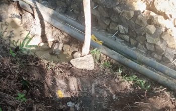 UPTD PSDA Jawa Maraja saat di konfirmasi plank Proyek Irigasi : Maaf klu Bapak ingin penjelasan langsung aja sama PPK di dinas.